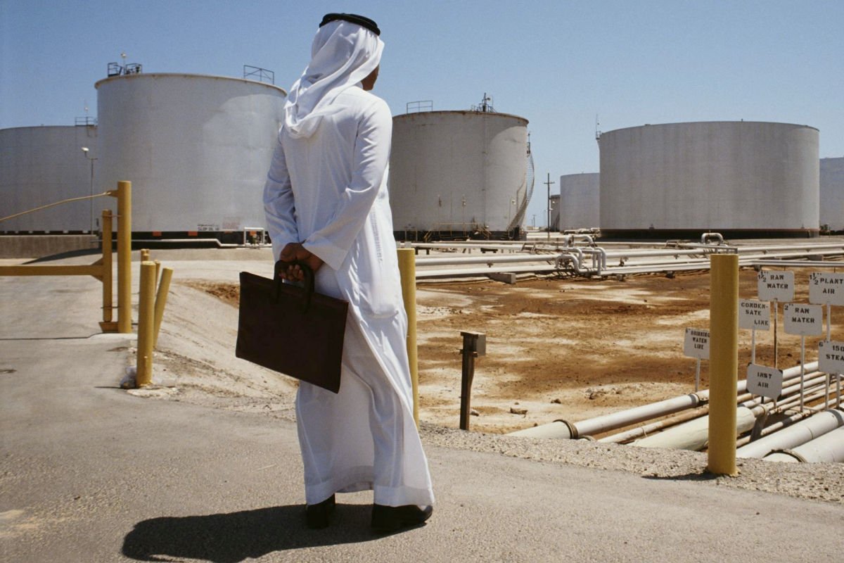 Saudi Aramco повышает цены на нефть на ключевых рынках после решения ОПЕК+