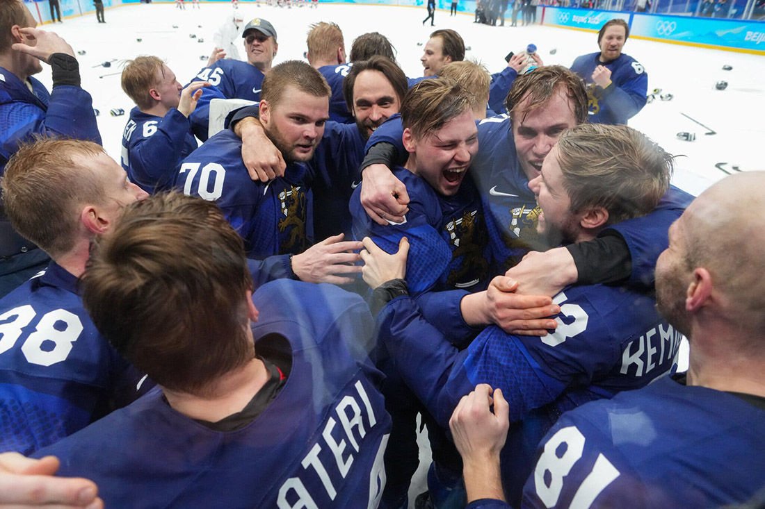 Финны разгромили россиян в финале ОИ-2022 и посвятили победу украинцам: "Это для тебя, Украина!"