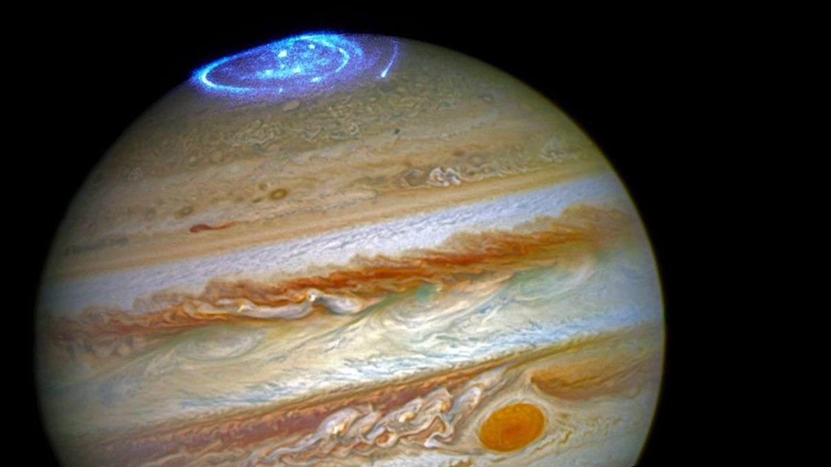 Ученые раскрыли секрет мощного полярного сияния на Юпитере 