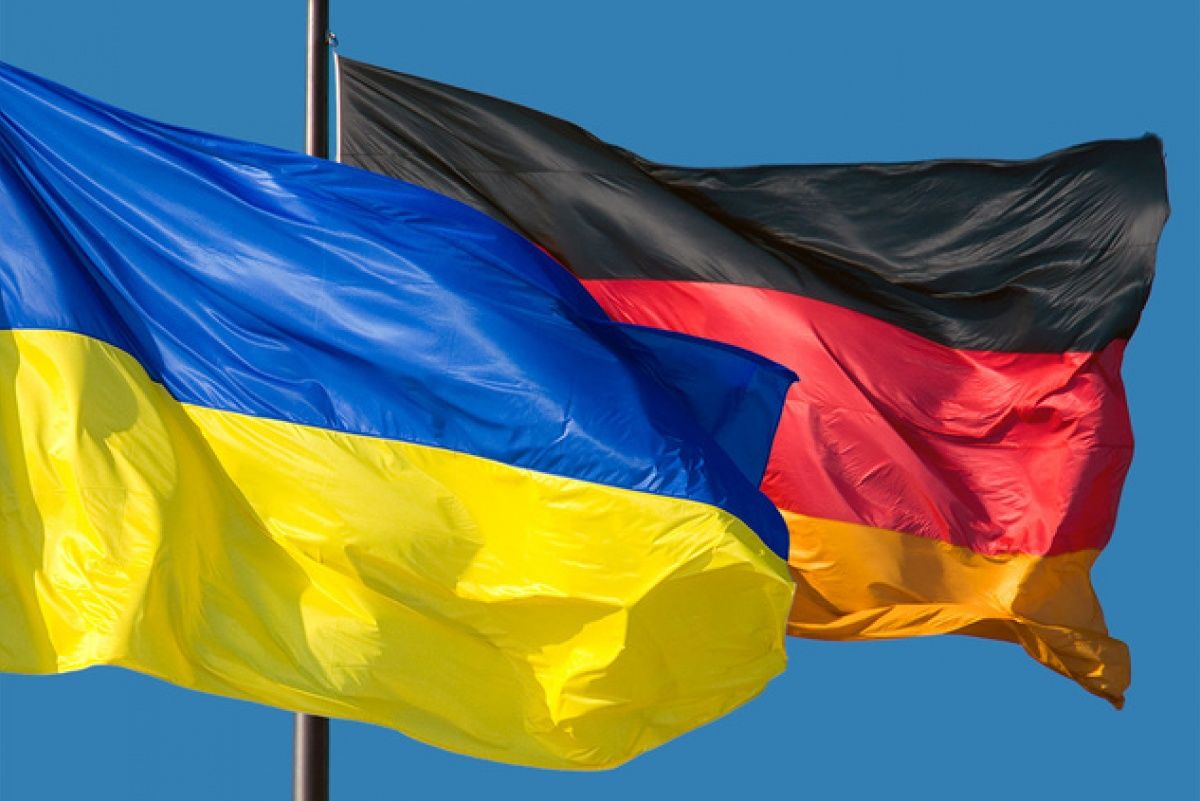 ​СМИ: Украина официально запросила у Берлина оружие и технику для сдерживания вторжения РФ