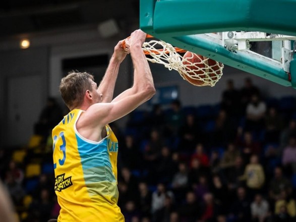 Баскетбол ФИБА перенесла поединок между сборными Украины и Испании