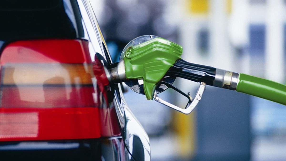 В Украине стремительно дорожает бензин: какие цены на АЗС, что говорят эксперты