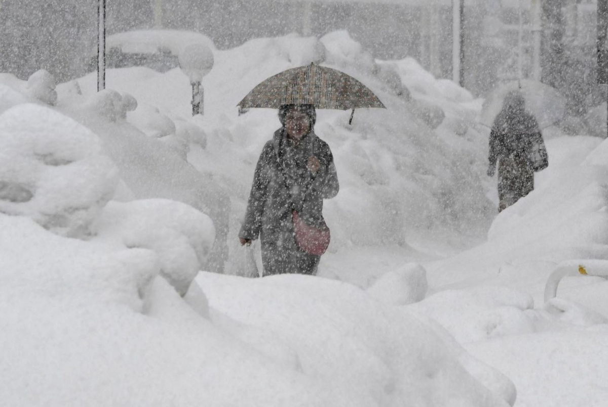 Завтра Украину накроют снег с дождем и снегопады - "сухими" останутся лишь 5 областей