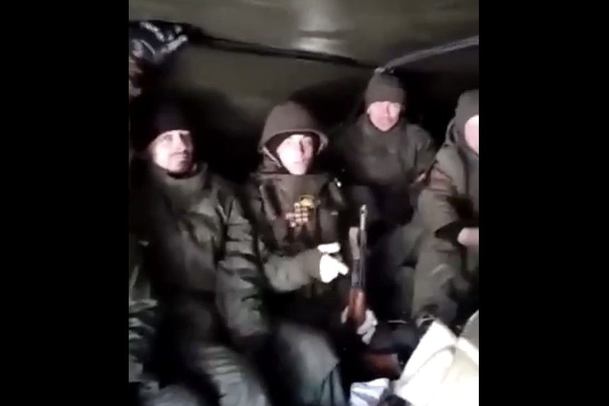 ​"Знайте правду: нас кинули, мы пушечное мясо", – военные РФ, бегущие из-под Сум, записали видео