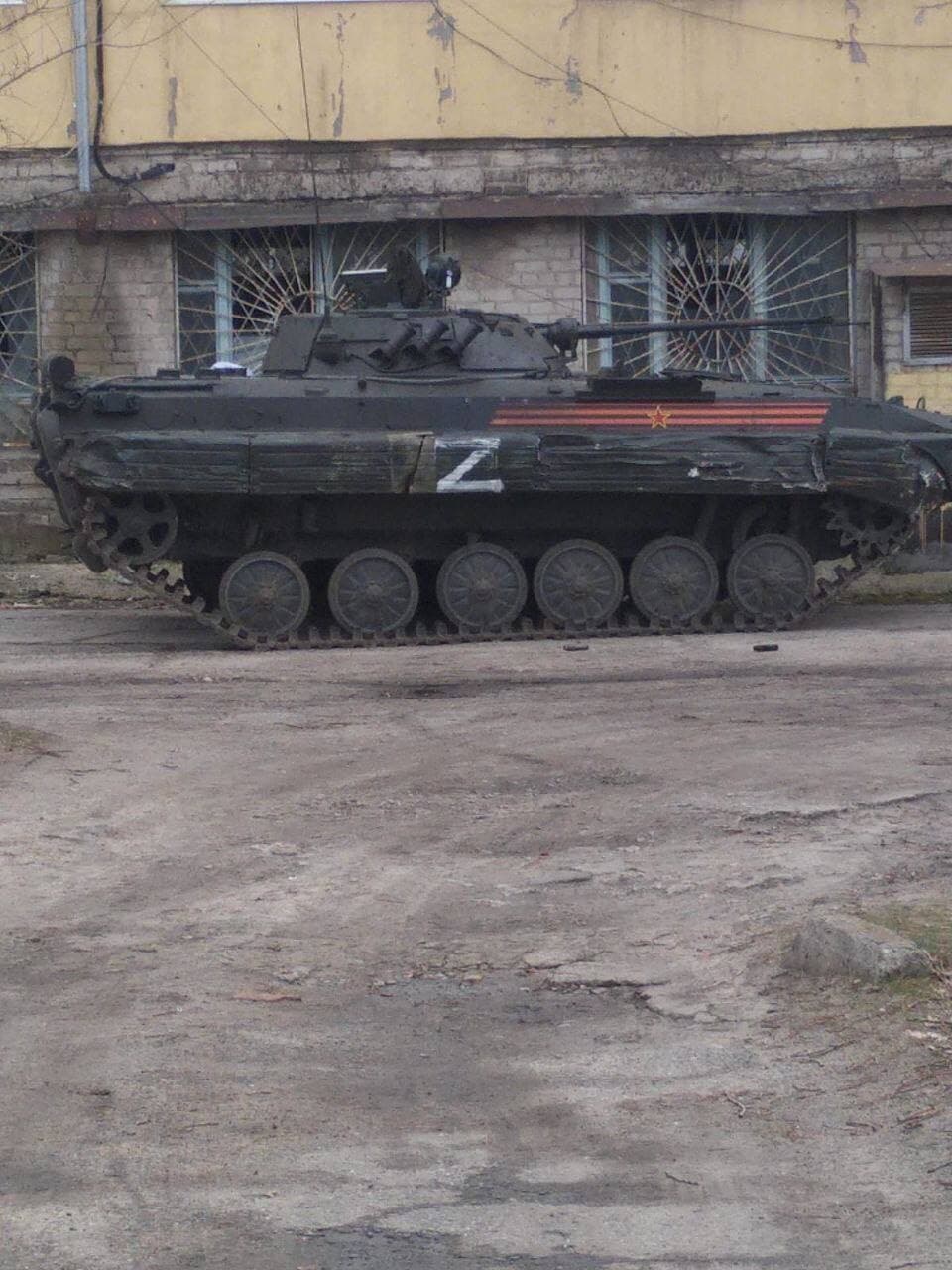 Российские танки, БМП и пехота атакуют Старобельск – враг несет потери