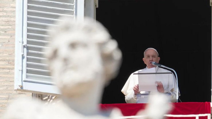 "Это бесчеловечно и кощунственно": Папа Римский призвал остановить войну в Украине