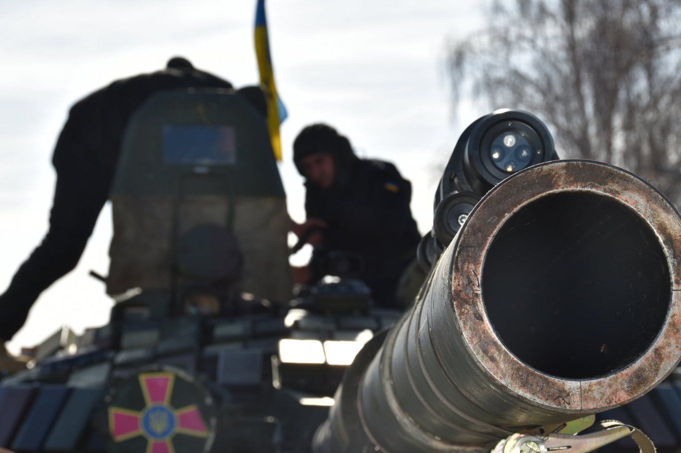 ​ВСУ уничтожили 13 танков и 17 бронемашин оккупантов на Донбассе: в Генштабе отчитались за сутки