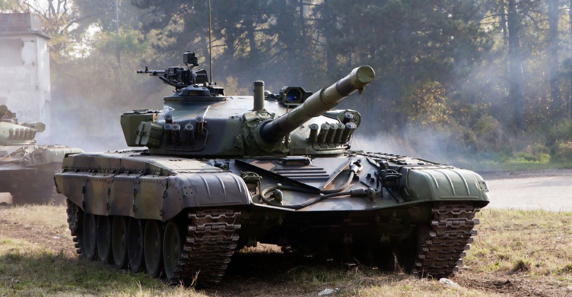 НАТО отправил в Украину первую партию танков: опубликованы первые фото тяжелой бронетехники