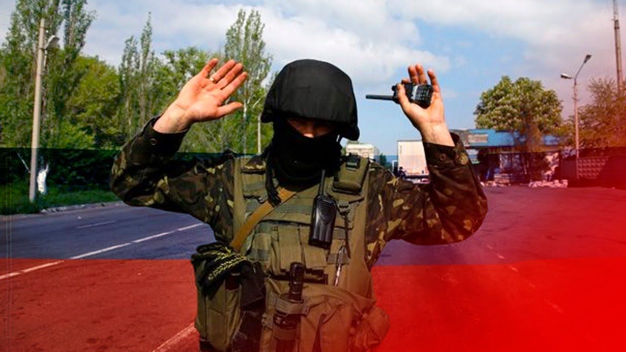 Российские оккупанты переоделись, бросили оружие, награбленное и сбежали от ВСУ