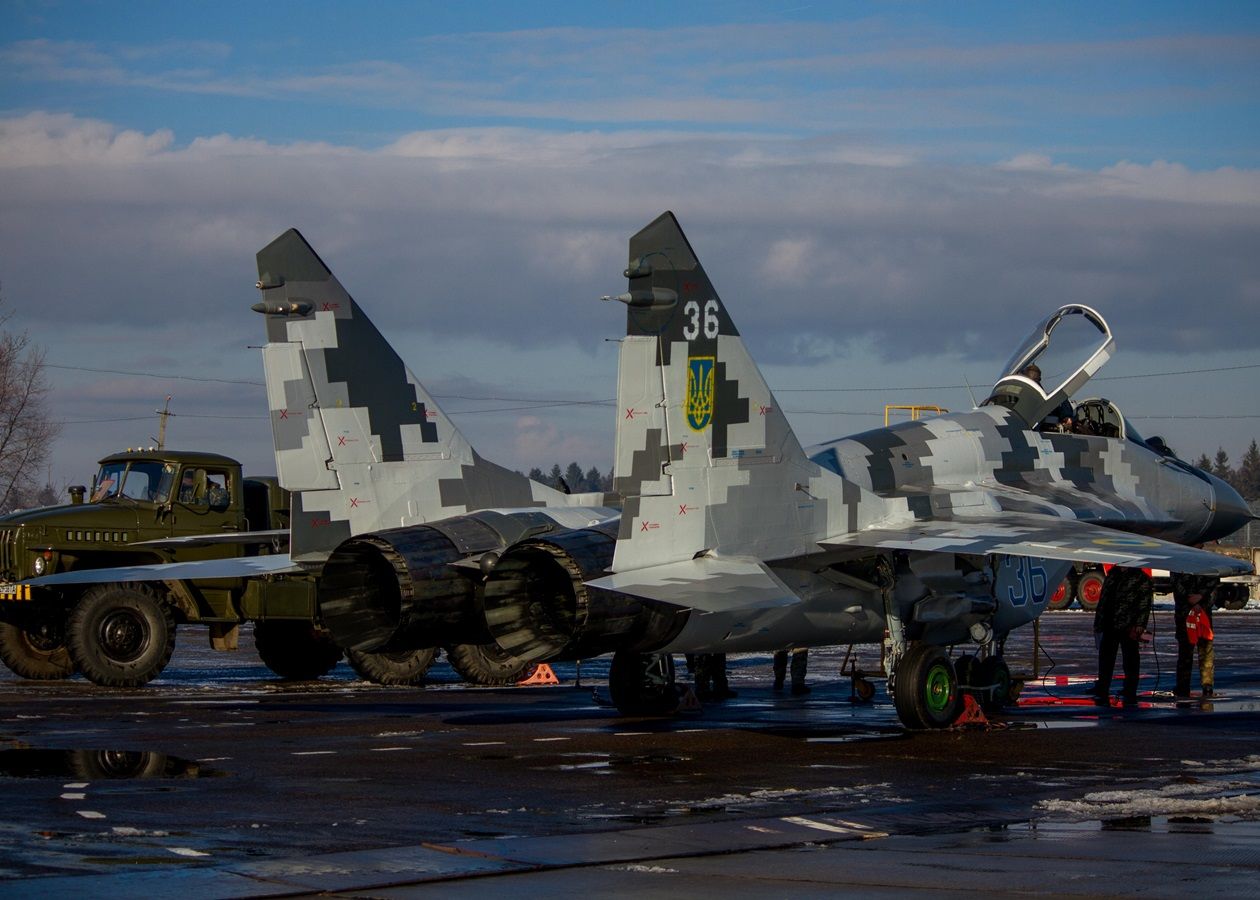 Пилот МиГ-29 ВСУ мастерски ушел от вражеского обстрела и попал на видео