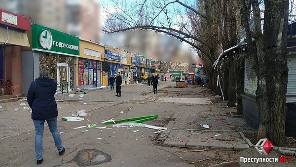 Российские оккупанты ударили по Николаеву кассетными боеприпасами: люди погибали на улицах и остановках