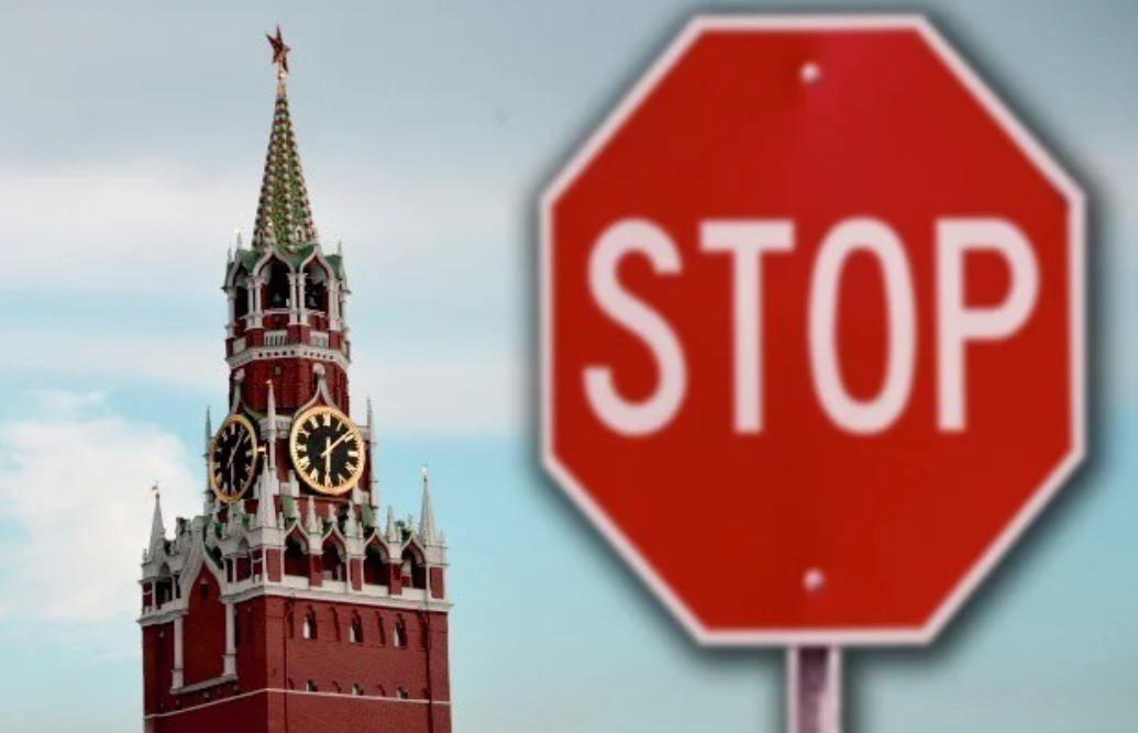 Россия все ближе к дефолту: ​Wall Street Journal сообщил, как экономика РФ летит в бездну