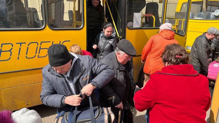 Евакуація людей: Верещук назвала гуманітарні коридори на 11 квітня