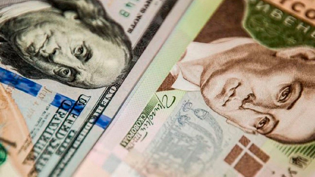Доллар почти по 40: нардеп Железняк назвал причины падения гривны и сделал прогноз