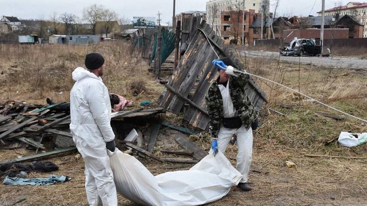 На CNN показали відео розстрілу окупантами мирних жителів Київщини