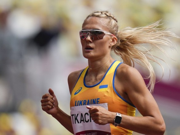 Бегунки Ткачук и Рыжикова получили "серебро" и "бронзу" этапа Бриллиантовой лиги на 400 метров с барьерами