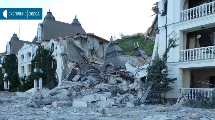 В Одесі після ракетних ударів зруйновані готелі на узбережжі та пошкоджені житлові будинки (фото)