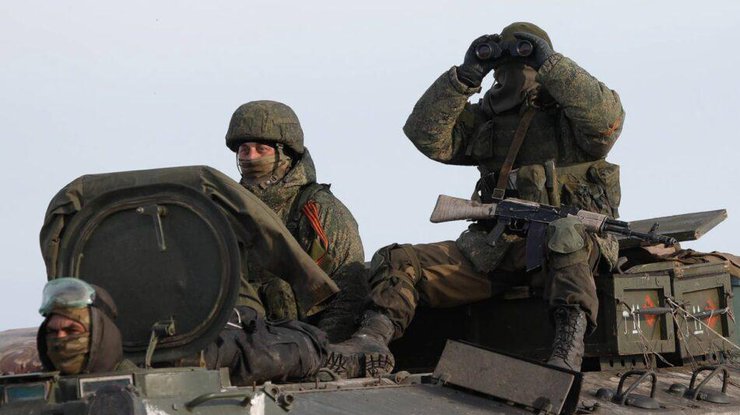 Російські військові розстрілюють цивільних, які намагаються втекти з окупованих територій