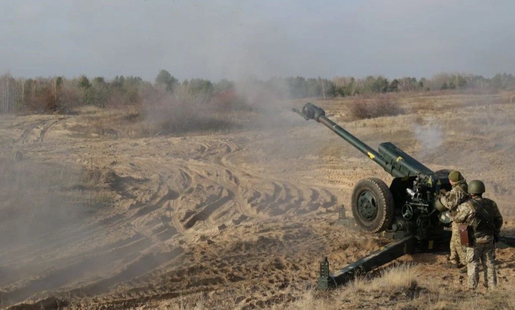 БТР, БМП и танк "Т-72": нацгвардейцы показали точные удары по технике россиян на Донбассе