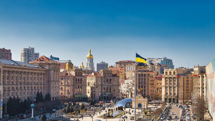 У Києві заборонили їзду на авто без глушника та феєрверки 