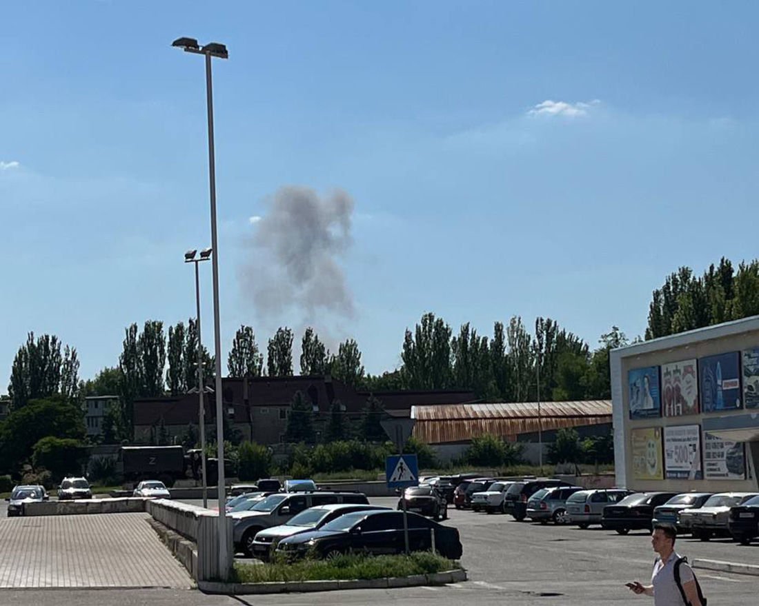 В центре Донецка несколько "прилетов" рядом с крупным складом артиллерии оккупантов РФ