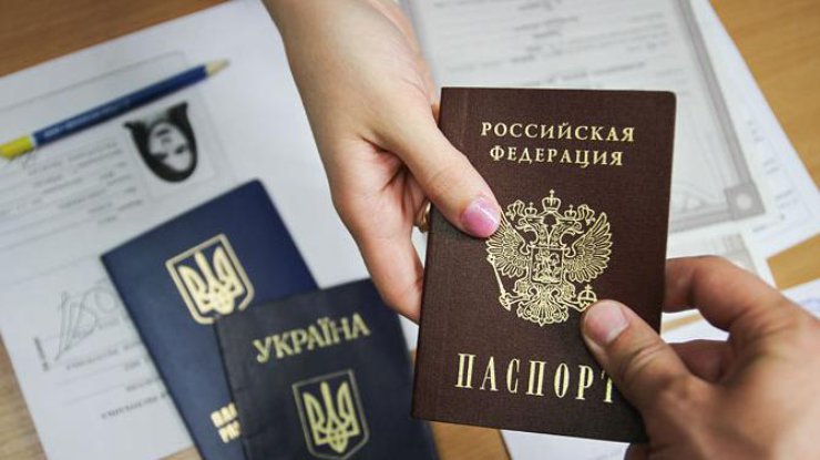 рф видала перші паспорти в окупованому Мелітополі - росЗМІ