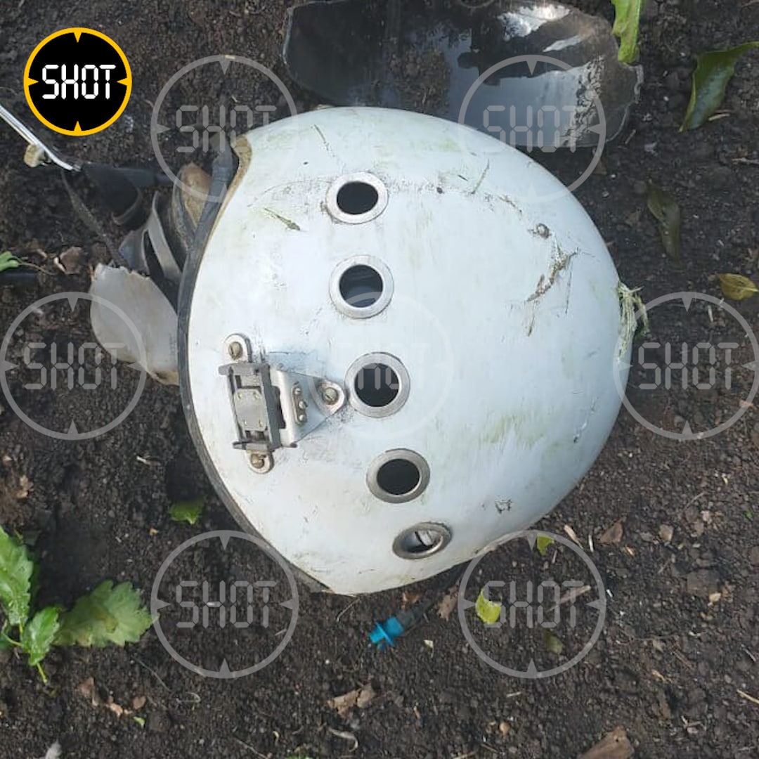 ​От пилота осталась только каска: росСМИ показали кадры с места крушения Су-25 у границ Украины