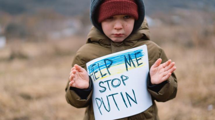 У Зеленського повідомили, скільки дітей з початку повномасштабної війни покинули Україну