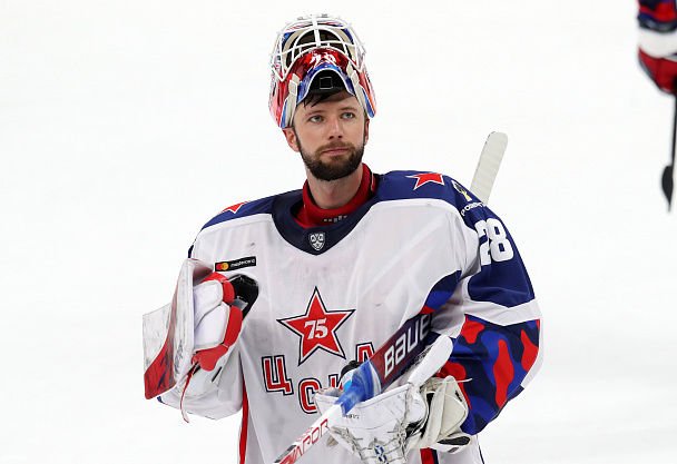 Вратарь сборной России по хоккею задержан после заявления о переходе в НХЛ