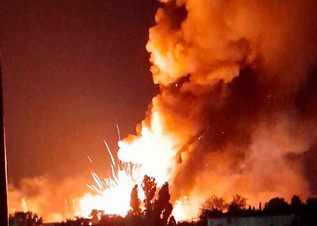 ​ВСУ выжигают HIMARSами армию Путина в Новой Каховке - уничтожен забитый ракетами РСЗО склад