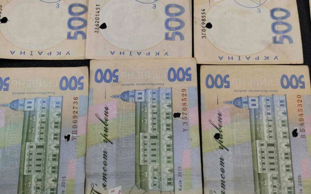 Купюры в 500 грн, ворованные в банках Херсона, начали "ходить" в Украине: Нацбанк предупредил украинцев