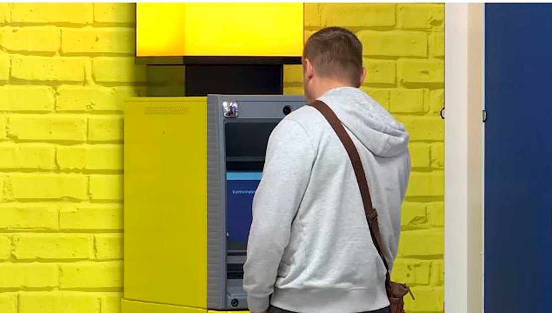 Россияне нашли способ "разжиться" валютой и опустошают банкоматы Финляндии