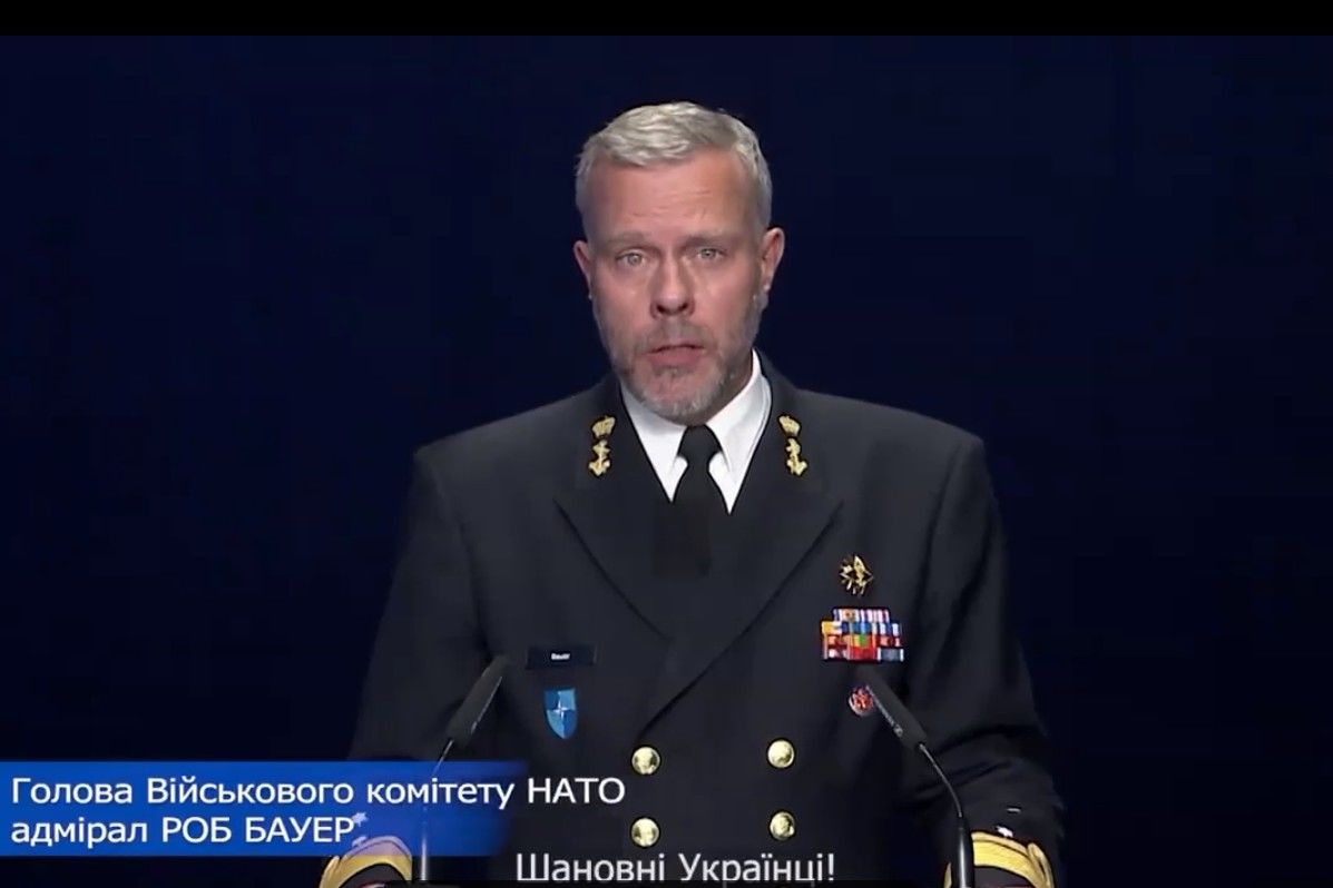 "Вы поразили весь мир, победа будет за вами", - адмирал НАТО Бауэр в День Независимости обратился к ВСУ