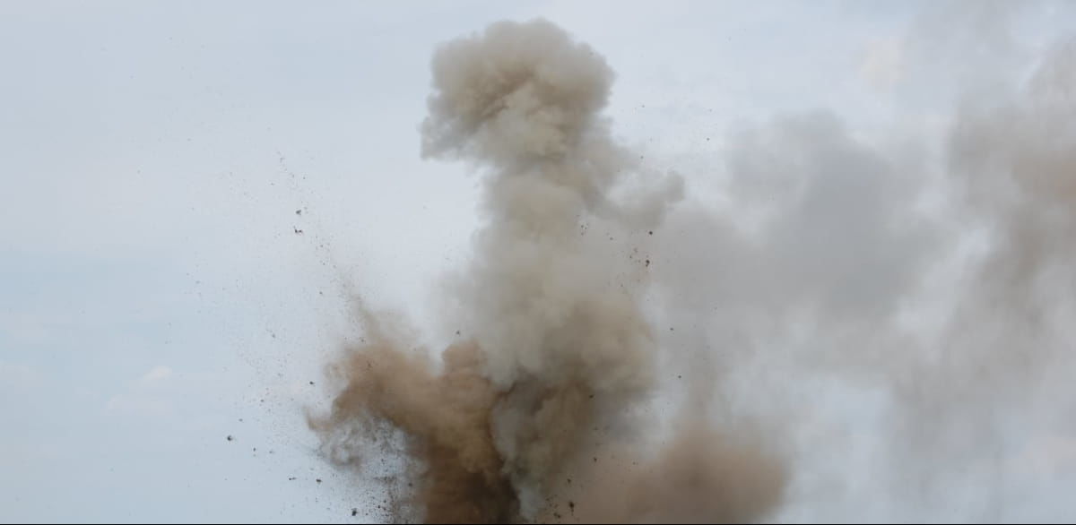 ВСУ накрыли базу в Лотиково "ЛНР" - видео детонации БК