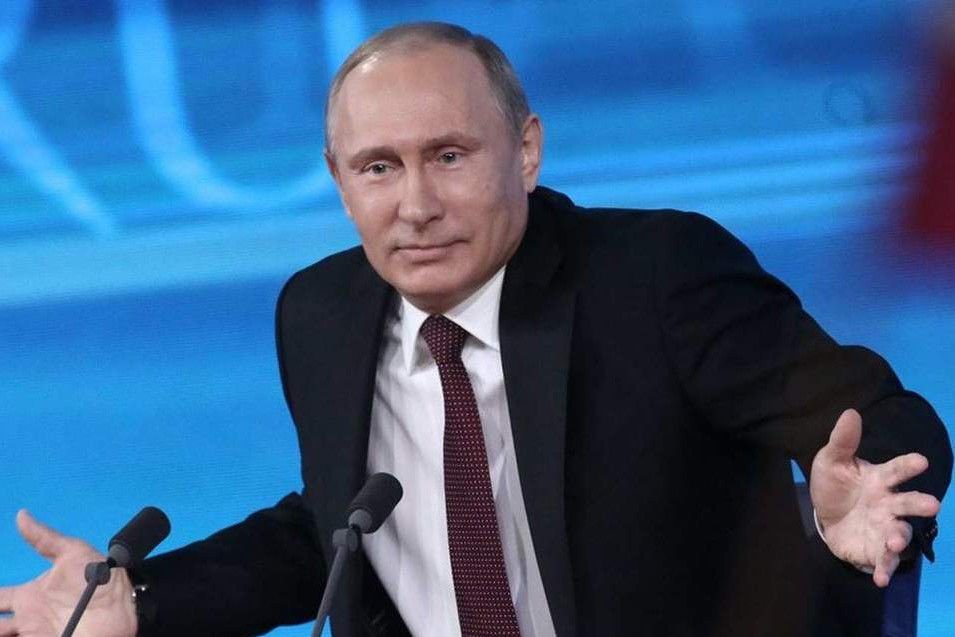 Путин переводит Россию на военные рельсы: расходы на агрессию вырастут на 40% – Bloomberg