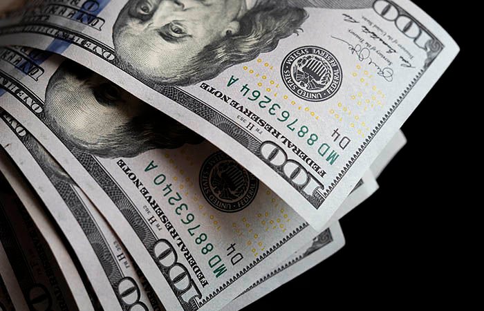 В НБУ приняли меры: запасы наличного доллара в банках восстановлены