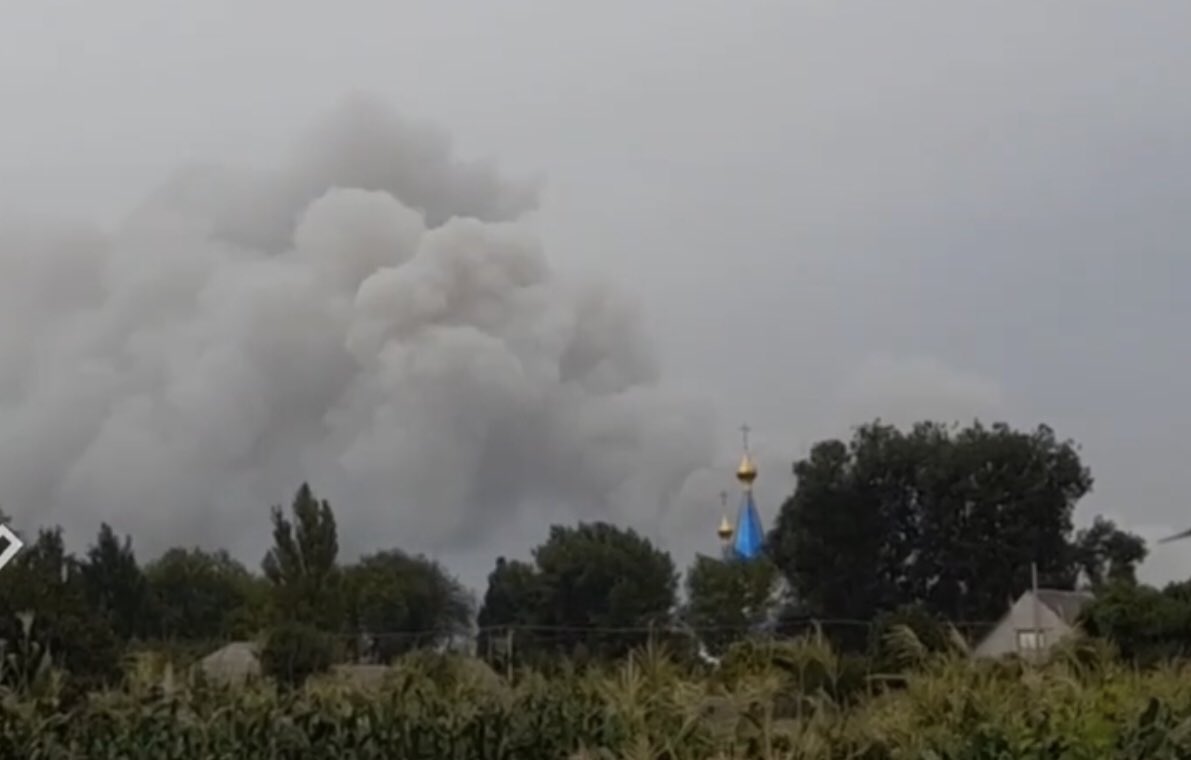 ​Олешки в дыму, гремят взрывы: на Херсонщине мощные "прилеты" по оккупантам
