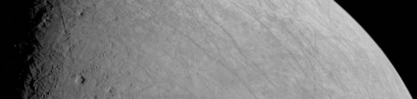 Зонд NASA показал поверхность ледяного спутника Юпитера