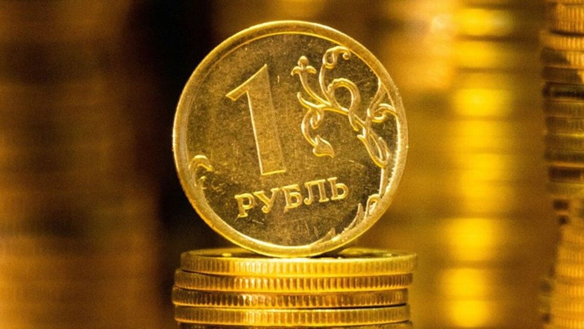 Курс валют 25 октября: рубль продолжает обесцениваться – инфографика