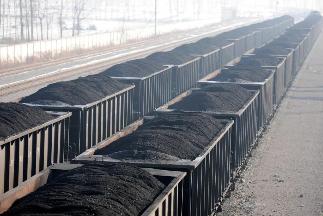 На РЖД транспортный коллапс, экспорт угля рухнул: Reuters узнал о крупных проблемах Москвы