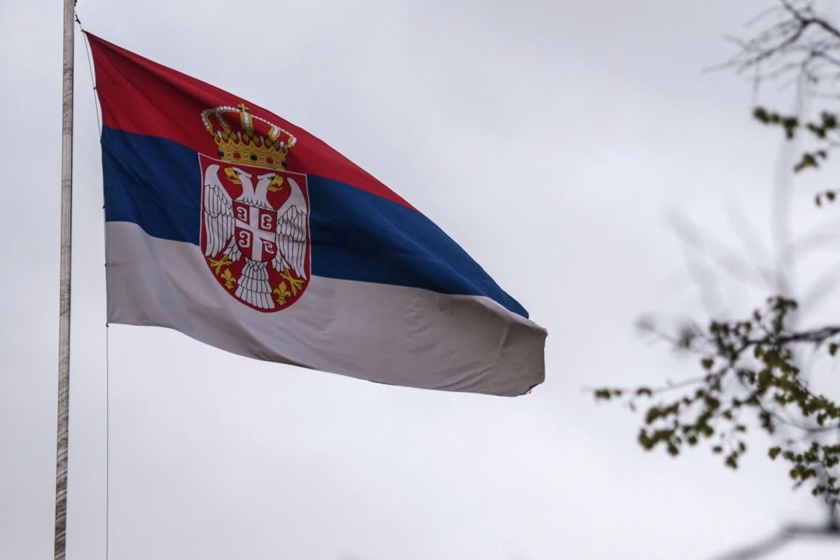 Сербия закрывает посольство в Украине и вывозит персонал