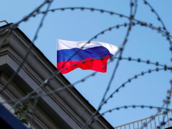 Американская организация по смешанным единоборствам запретила российским бойцам выступать под флагом страны