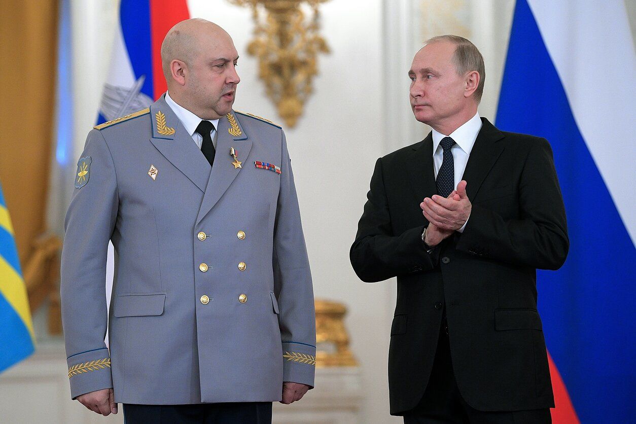 ​Новая цель: аналитики из ISW рассказали, почему Путин дал добро Суровикину на отвод войск из Херсона