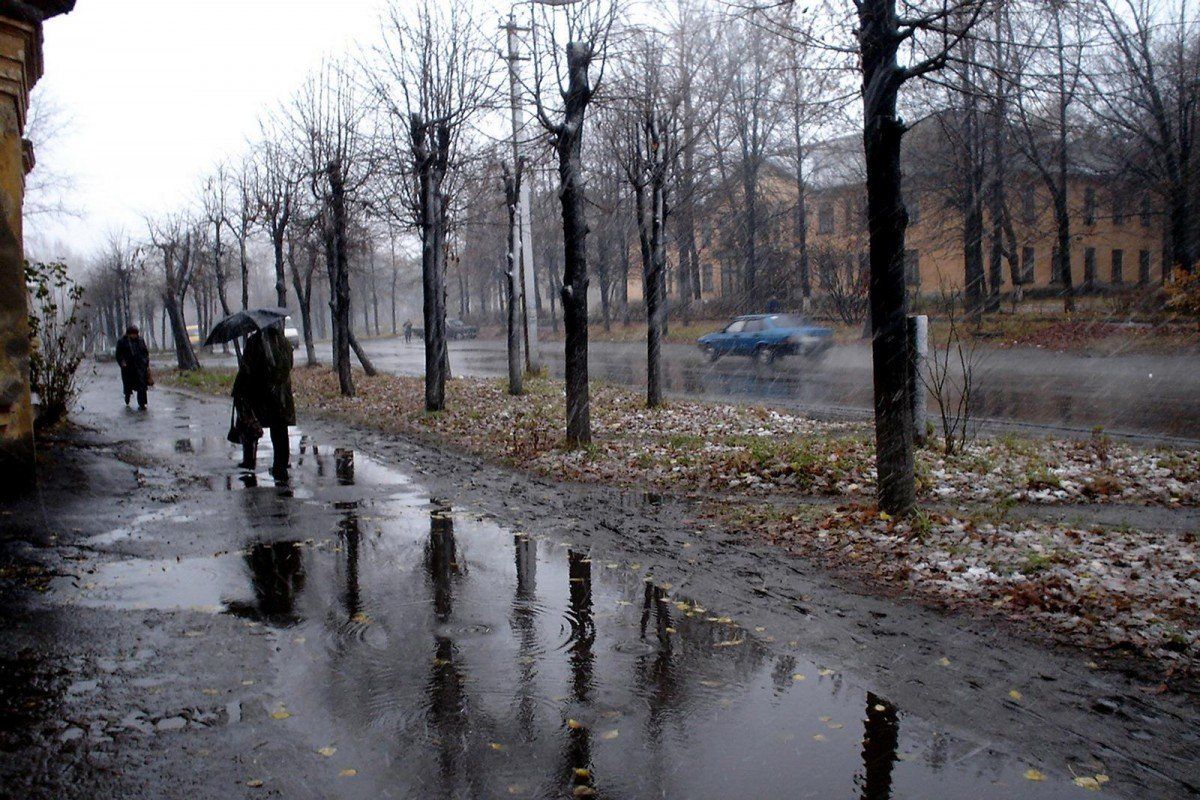 ​"Ураганный" понедельник и резкое похолодание: погода готовит украинцам новые сюрпризы