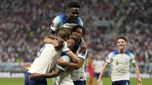 Англия победила Иран на старте чемпионата мира-2022 по футболу