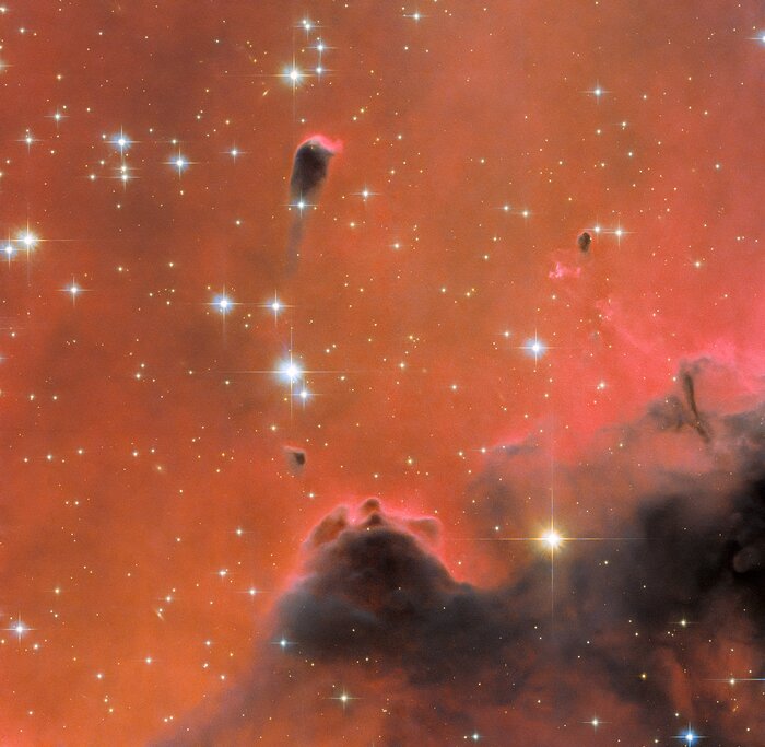 Hubble показал часть эмиссионной туманности в созвездии Кассиопея