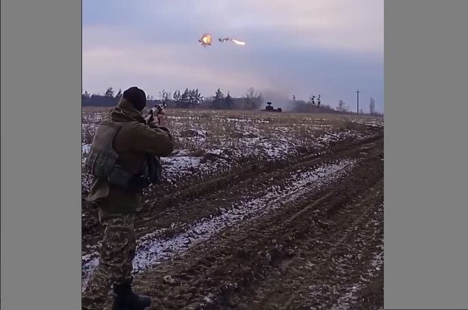 "Есть контакт!" – Сеть "взорвало" видео, как ВСУ сбивают российскую ракету из немецкого "Гепарда"
