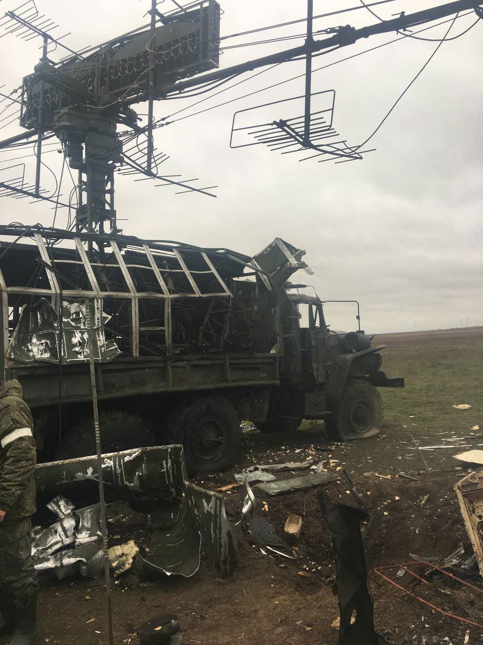 ВСУ уничтожили "эксклюзивную" цель: снаряд GMLRS испепелил российскую РЛС "П-18", позабавив Сеть