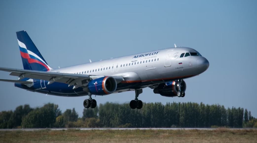 Россиян готовят к очередному скачку цен на авиабилеты: появилась реакция 
