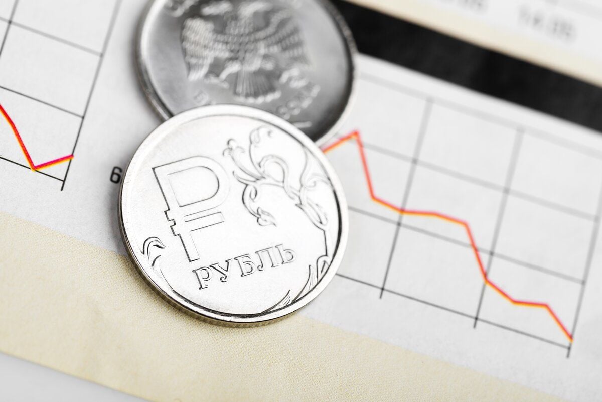 У рубля только одно направление: экономист спрогнозировал, что будет с российской валютой 